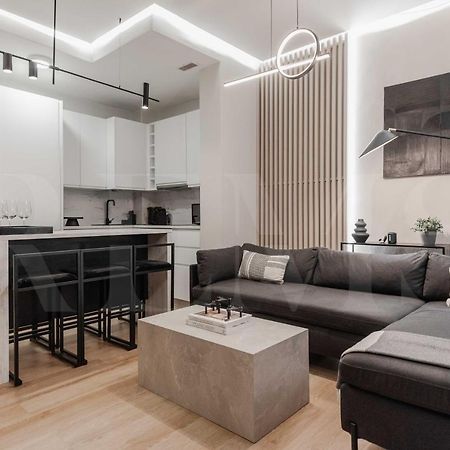 Contemporary Minimalist Apartment By Rems Málaga Eksteriør billede