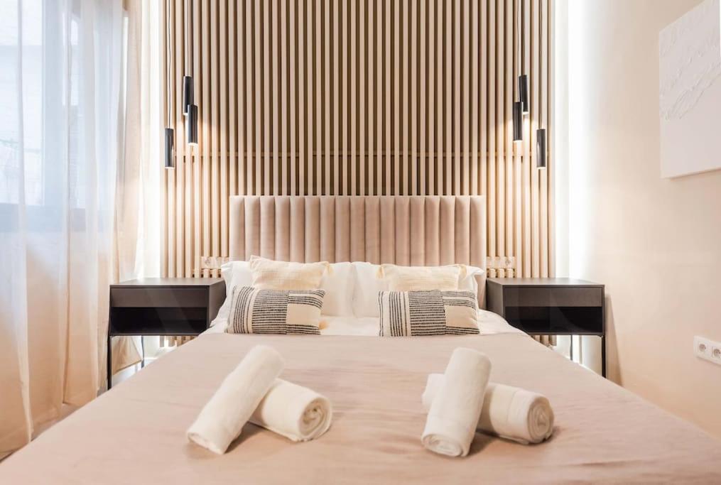 Contemporary Minimalist Apartment By Rems Málaga Eksteriør billede