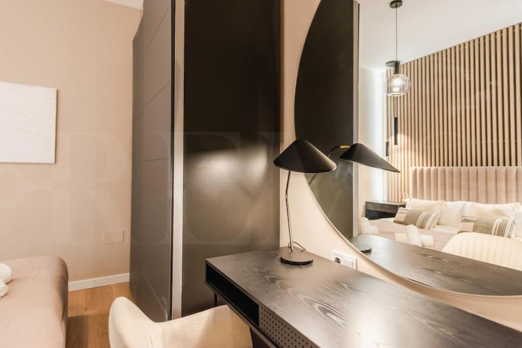Contemporary Minimalist Apartment By Rems Málaga Eksteriør billede